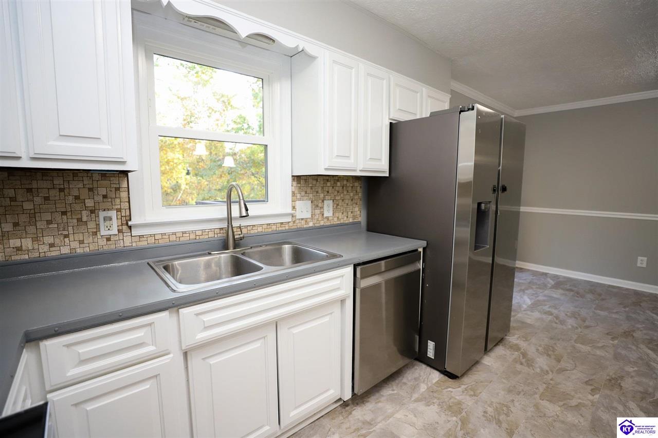 Listing Picture 113 E Tophill Terrace Elizabethtown, KY 42701 MLS HK25004698