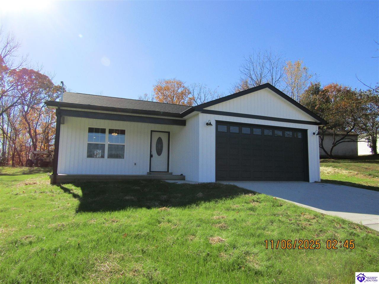 252 School Side DriveBrandenburg,&nbsp;KY&nbsp;40108