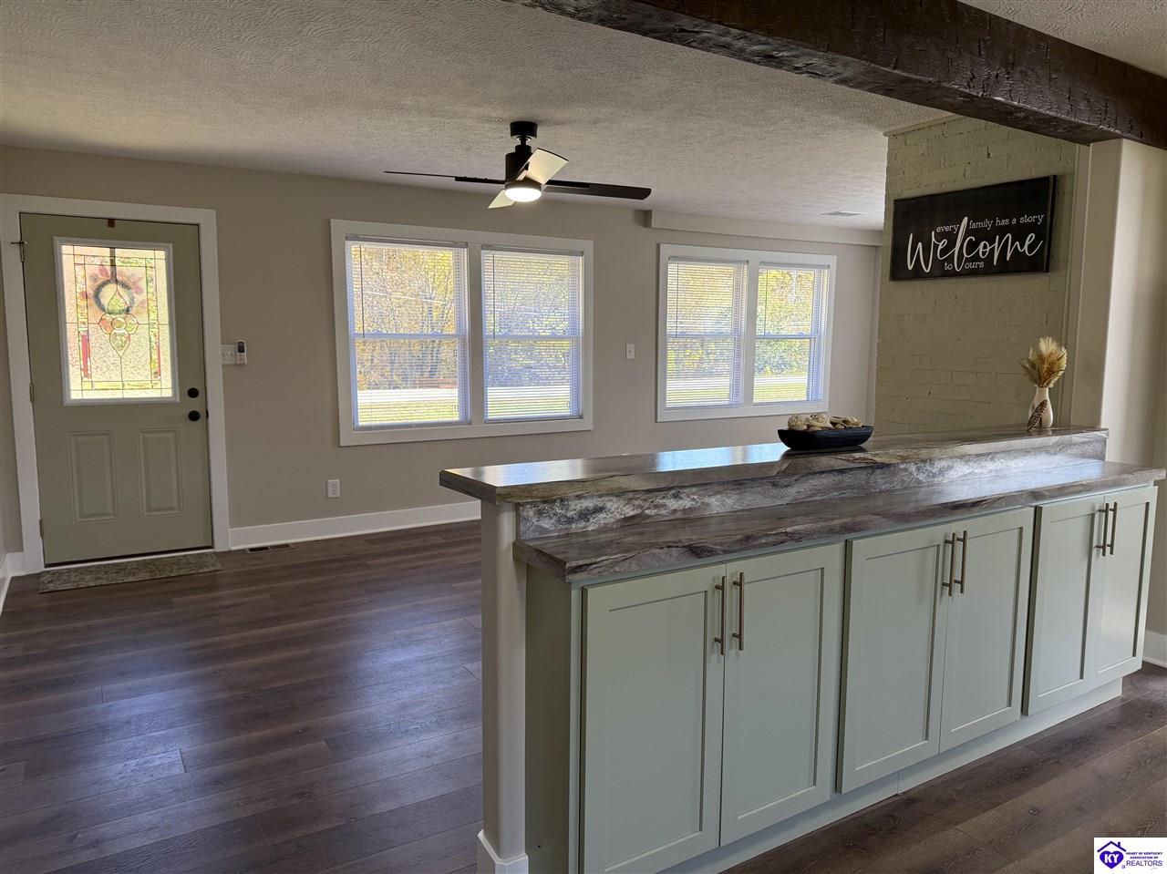 Listing Picture 1825 N Main Street Munfordville, KY 42765 MLS HK25004711