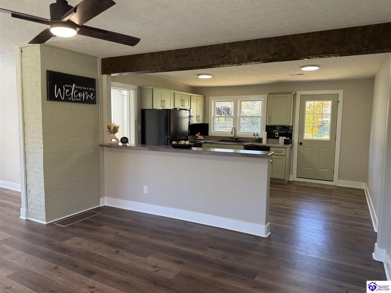 Listing Picture 1825 N Main Street Munfordville, KY 42765 MLS HK25004711