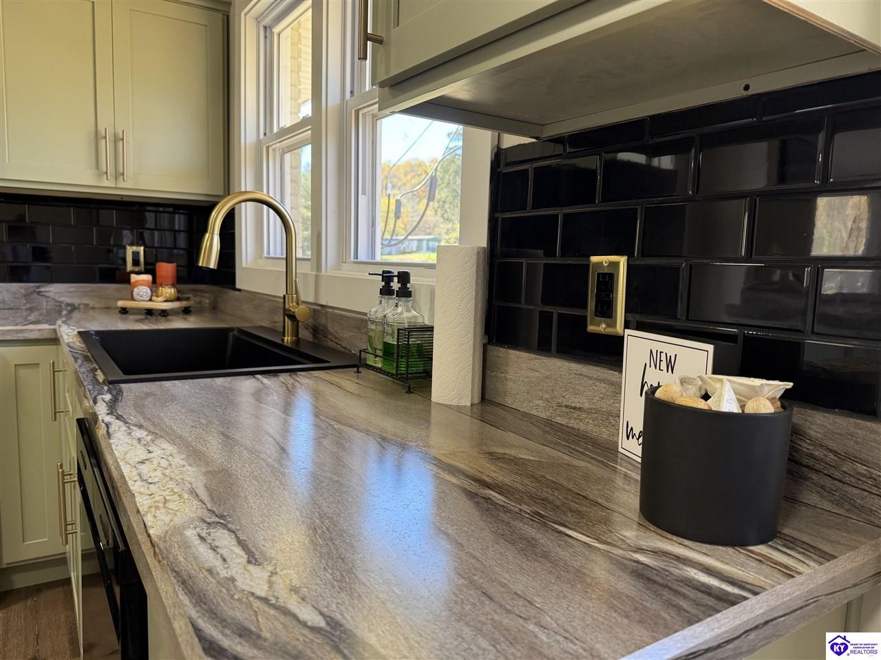 Listing Picture 1825 N Main Street Munfordville, KY 42765 MLS HK25004711