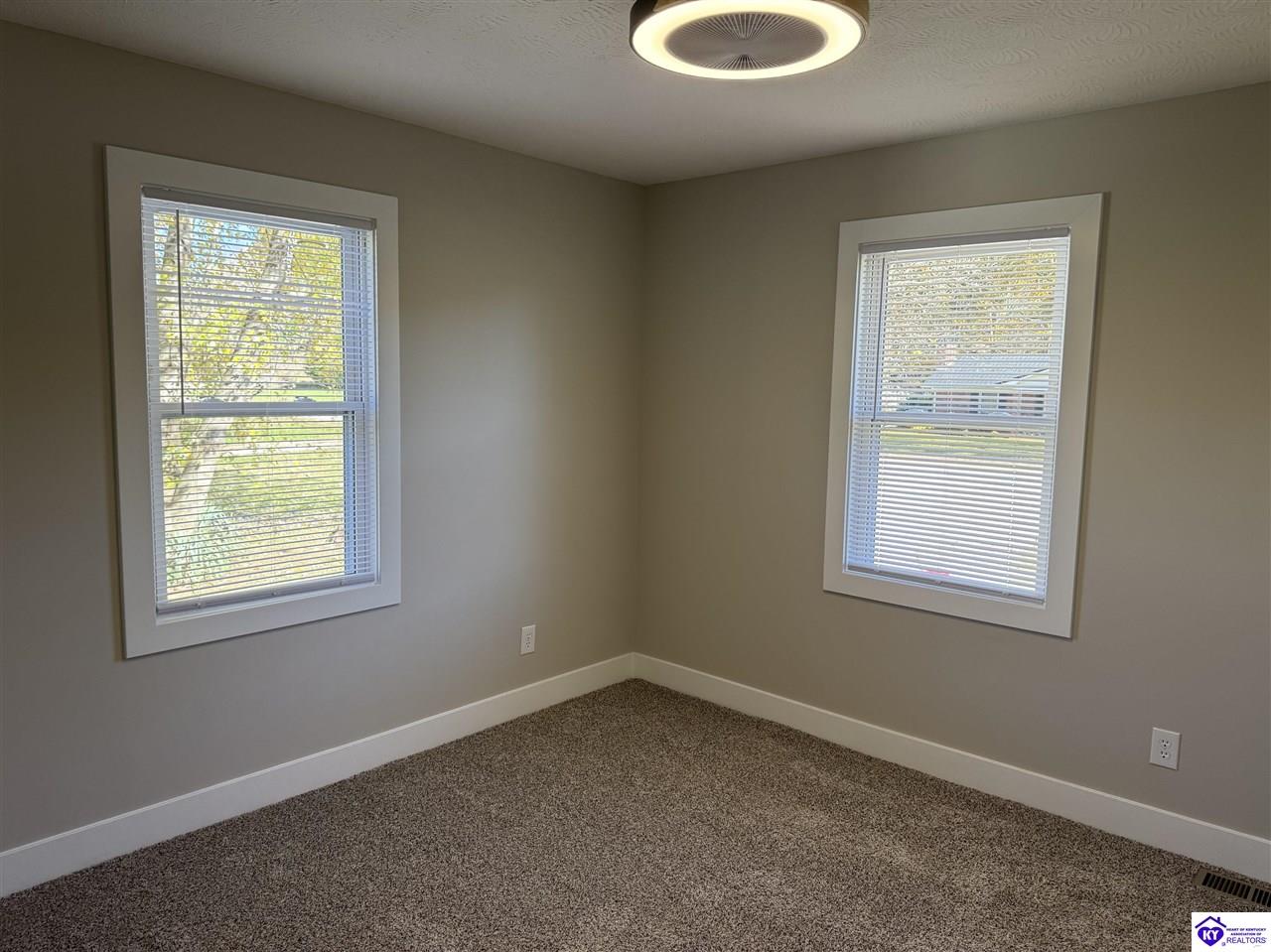 Listing Picture 1825 N Main Street Munfordville, KY 42765 MLS HK25004711