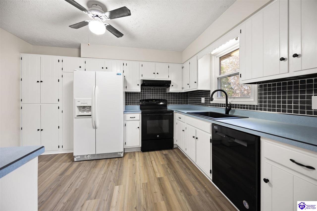 Listing Picture 929 Hickory Drive Vine Grove, KY 40175 MLS HK25004733