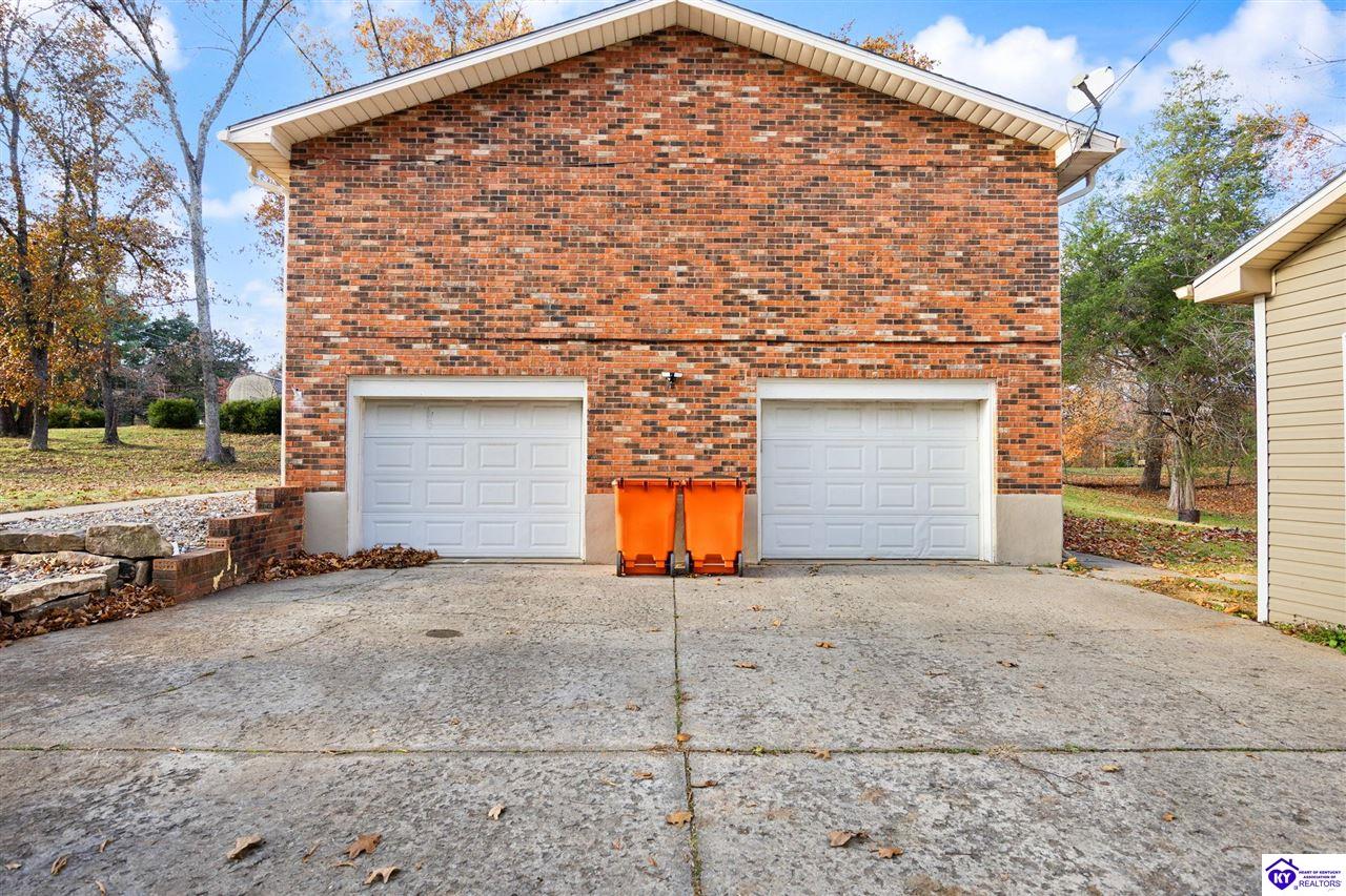 Listing Picture 929 Hickory Drive Vine Grove, KY 40175 MLS HK25004733