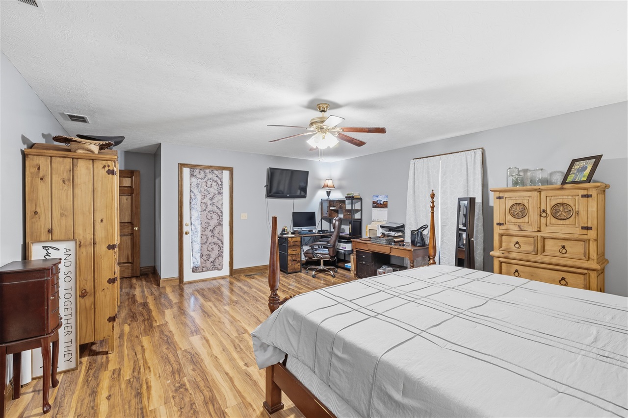 124 Clark Cemetery Road