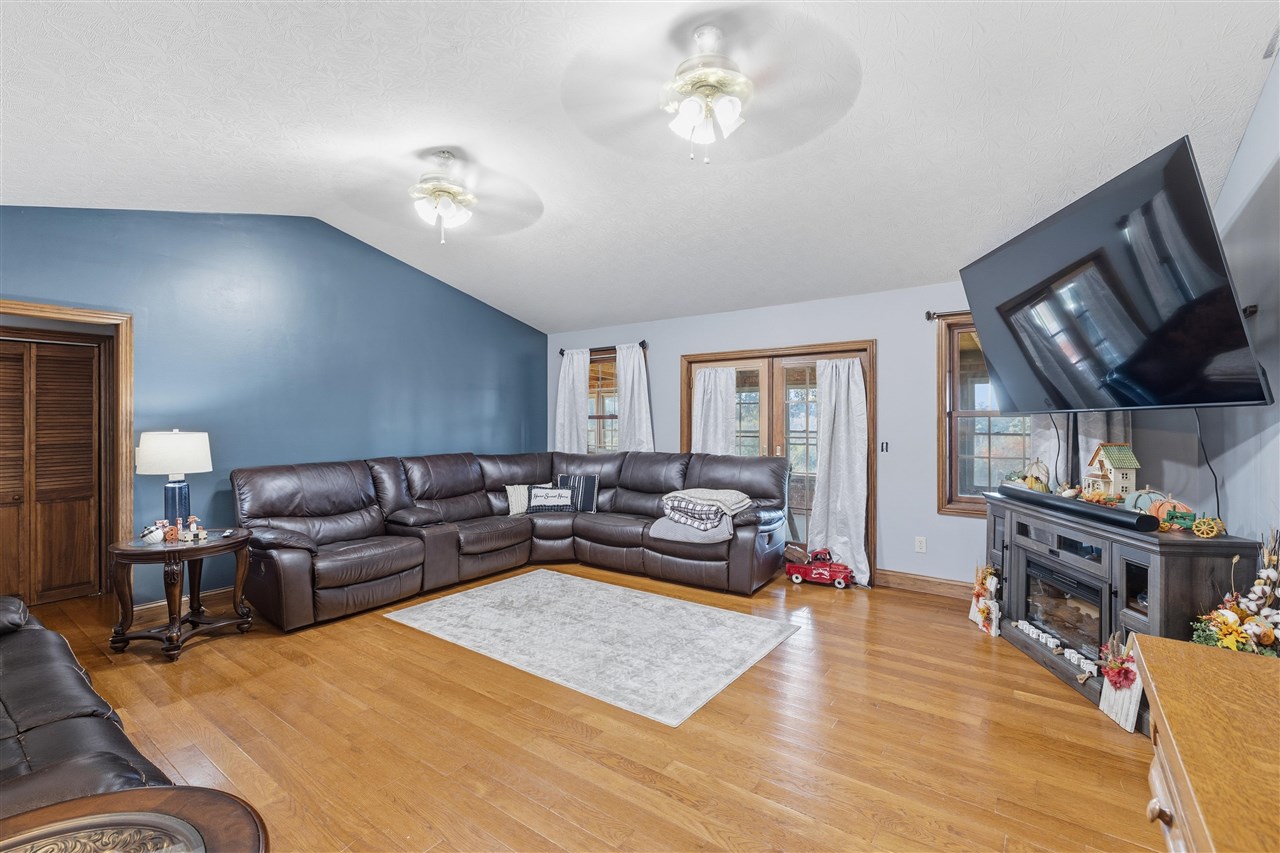 124 Clark Cemetery Road