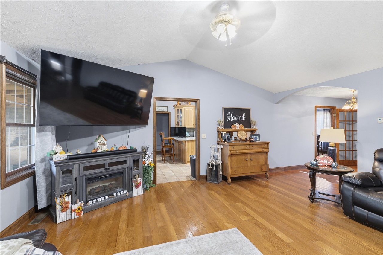 124 Clark Cemetery Road