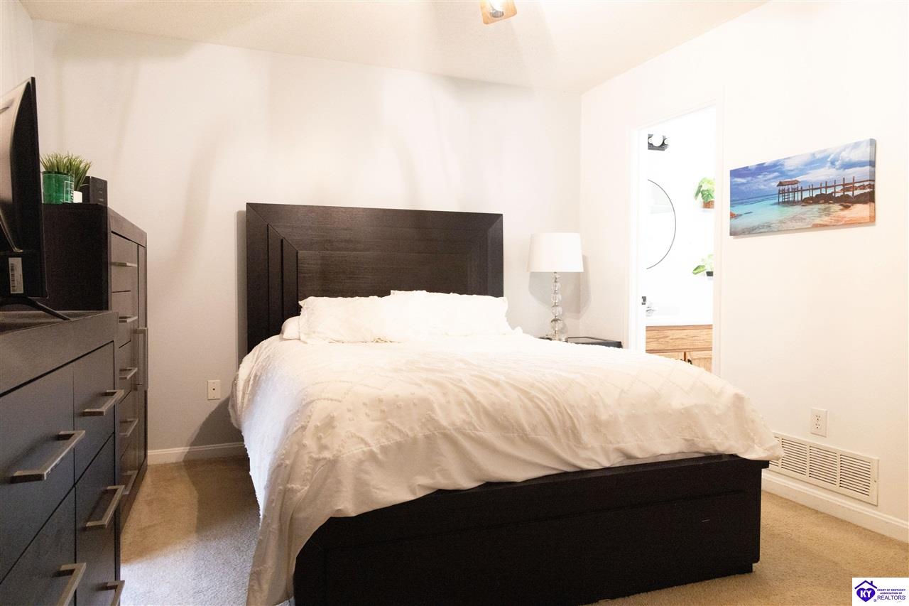 Listing Picture 1310 Fleming Drive Elizabethtown, KY 42701 MLS HK25004844