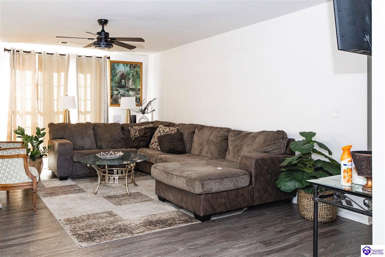 Listing Picture 1310 Fleming Drive Elizabethtown, KY 42701 MLS HK25004844