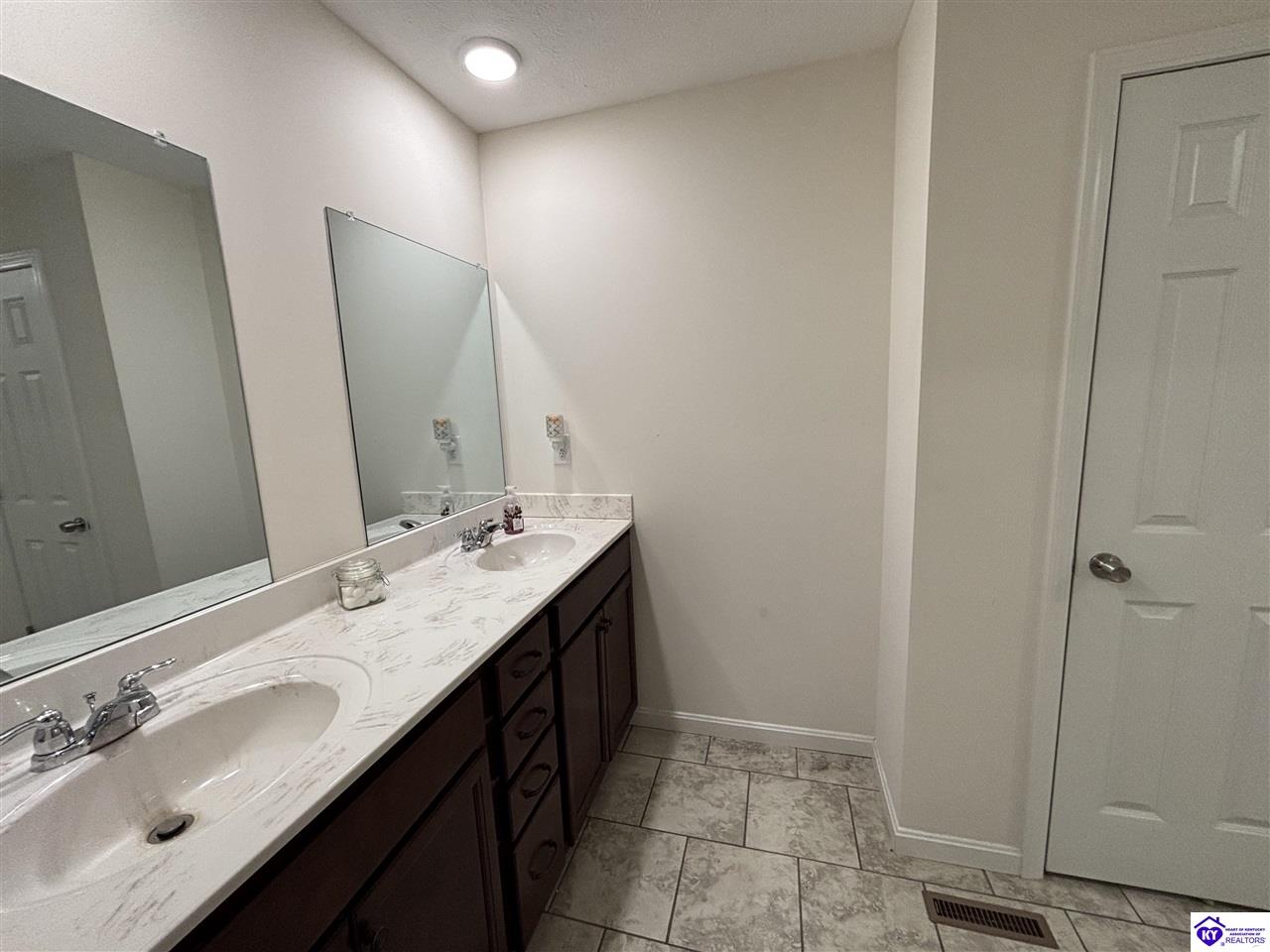 Listing Picture 350 School Side Drive Brandenburg, KY 40108 MLS HK25004855