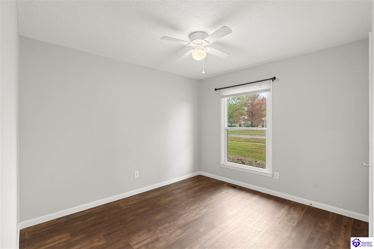 Listing Picture 1025 Colonial Drive Elizabethtown, KY 42701 MLS HK25004869