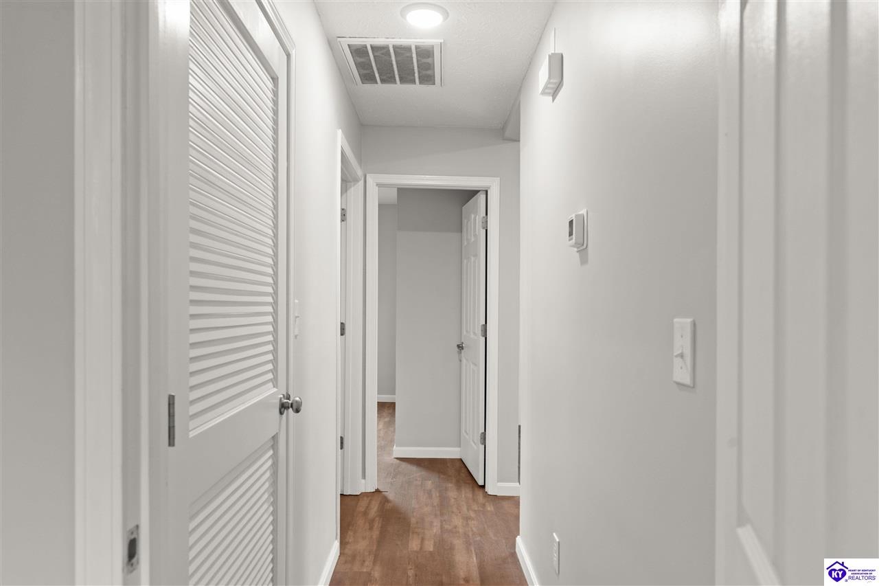 Listing Picture 1025 Colonial Drive Elizabethtown, KY 42701 MLS HK25004869