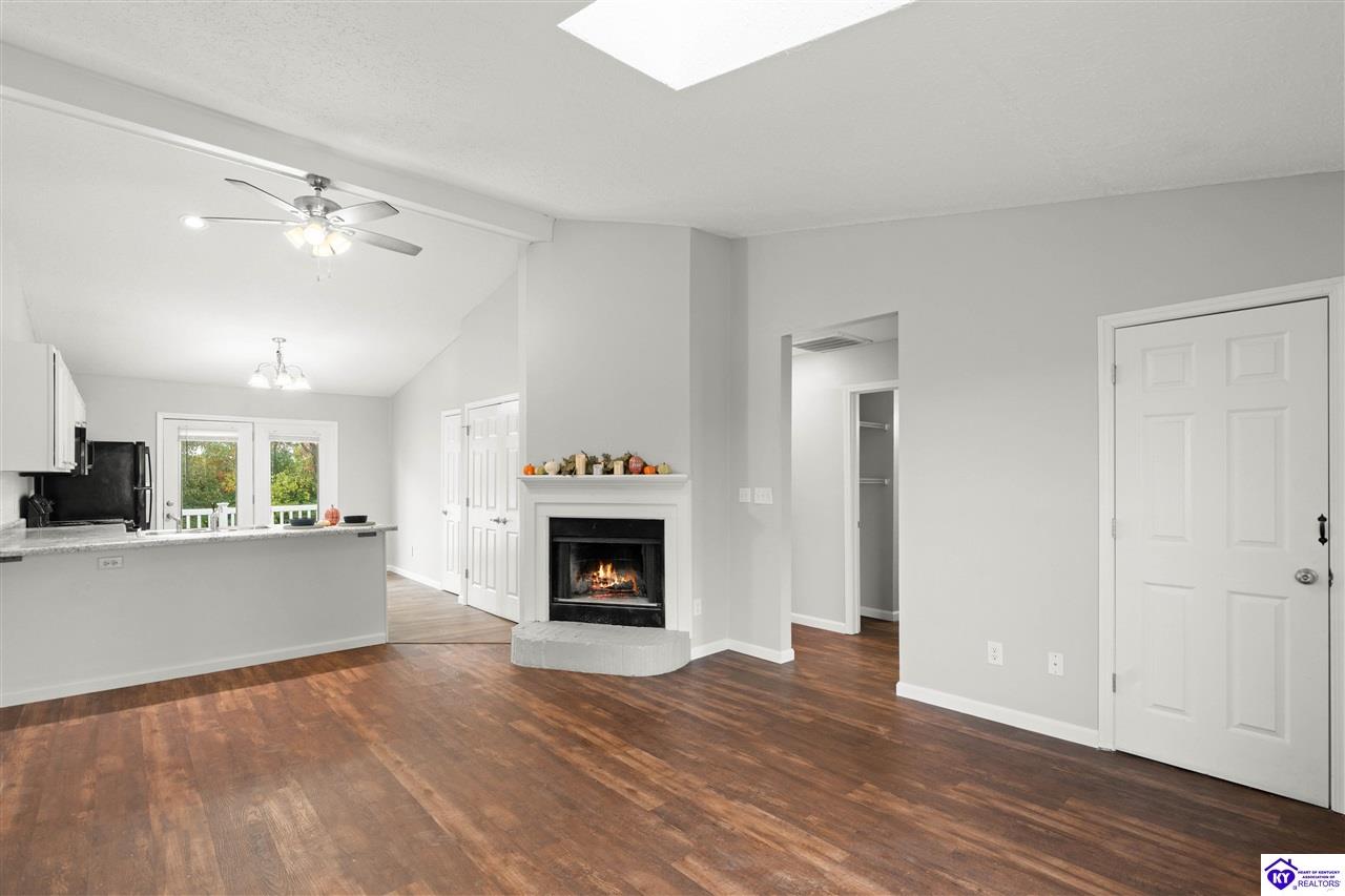 Listing Picture 1025 Colonial Drive Elizabethtown, KY 42701 MLS HK25004869