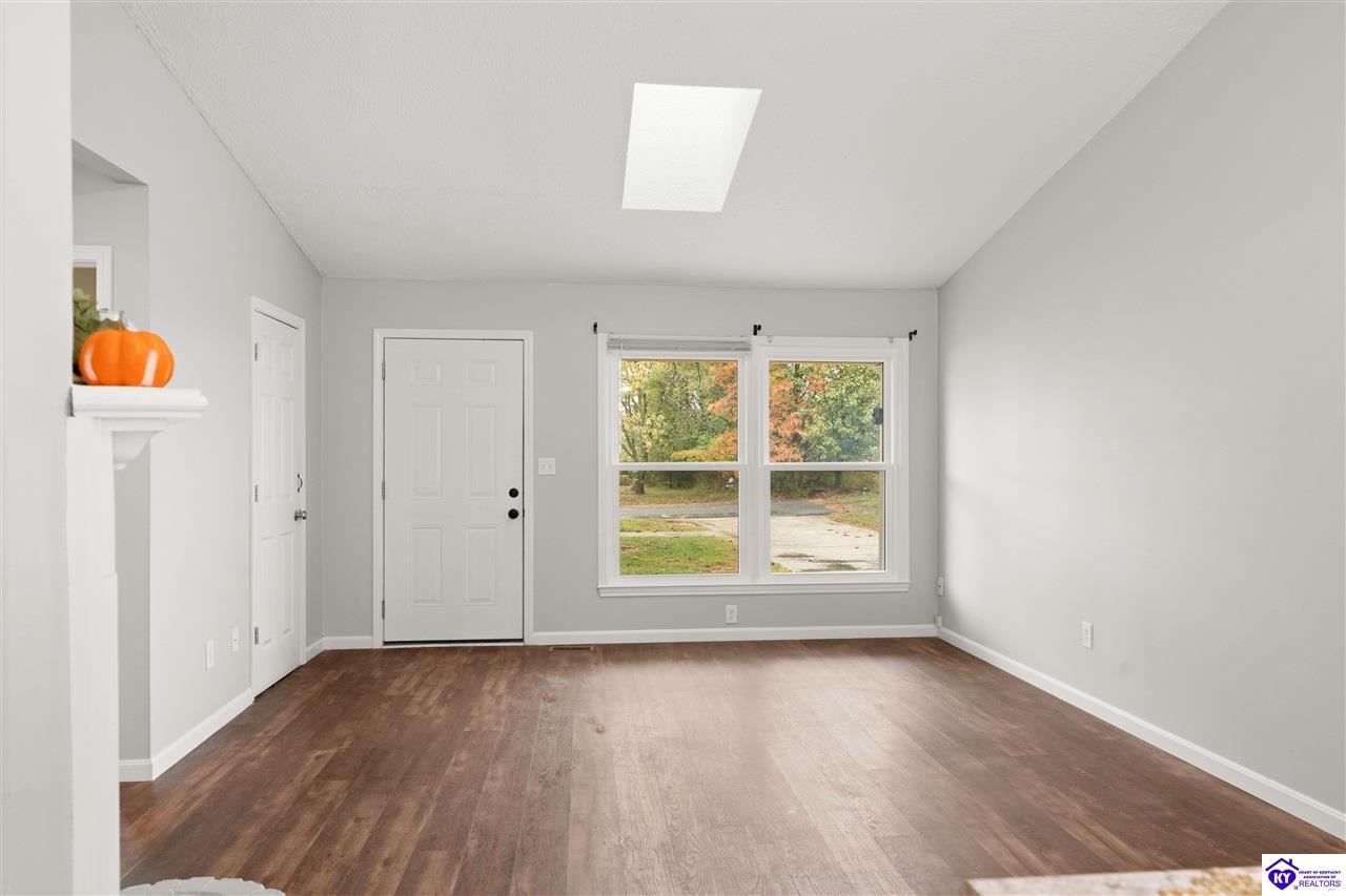 Listing Picture 1025 Colonial Drive Elizabethtown, KY 42701 MLS HK25004869