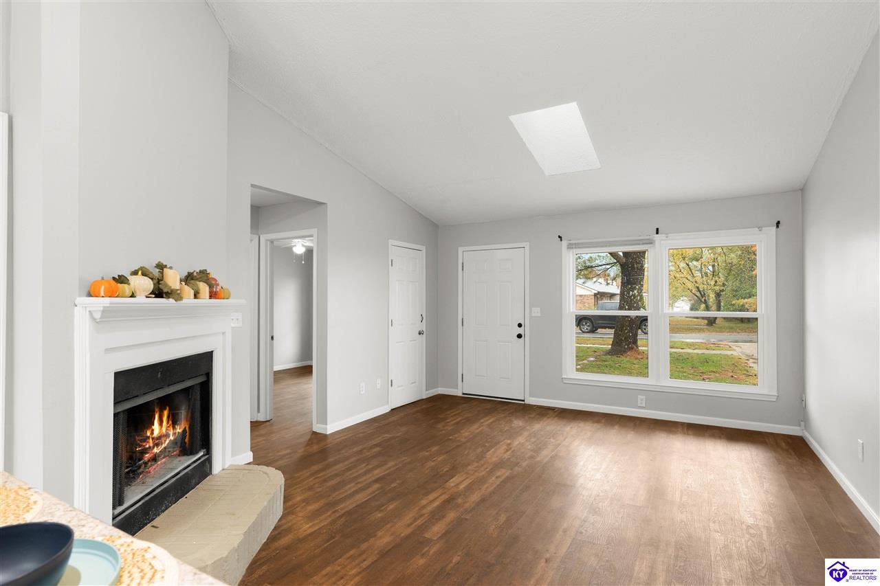 Listing Picture 1025 Colonial Drive Elizabethtown, KY 42701 MLS HK25004869