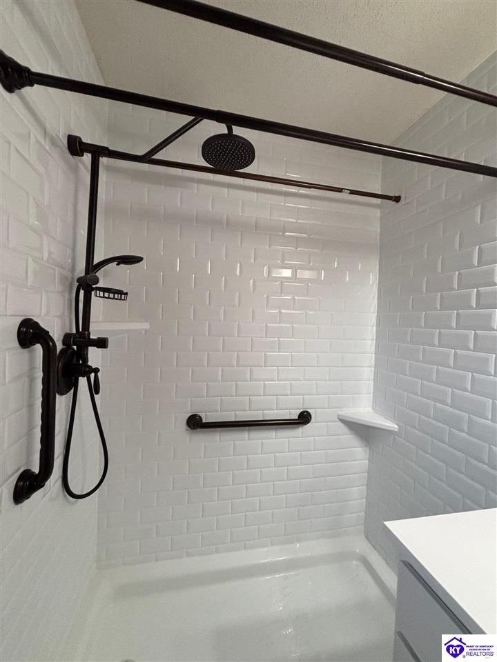 Listing Picture 108 Owl Creek Drive Vine Grove, KY 40175 MLS HK25004984