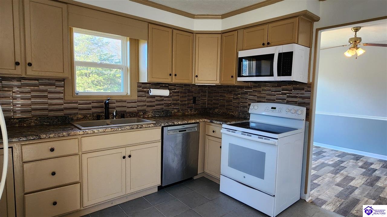 Listing Picture 3013 S Woodland Drive Radcliff, KY 40160 MLS HK25004992