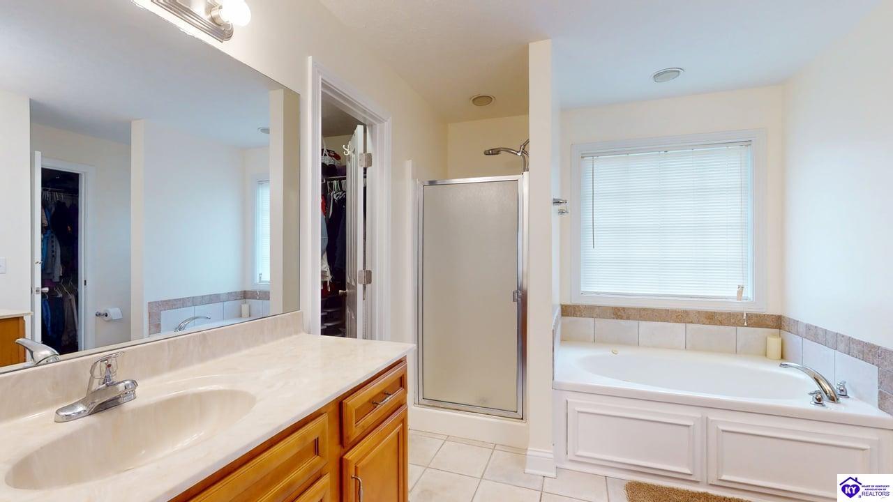Listing Picture 317 Vineland Place Drive Vine Grove, KY 40175 MLS HK25004998