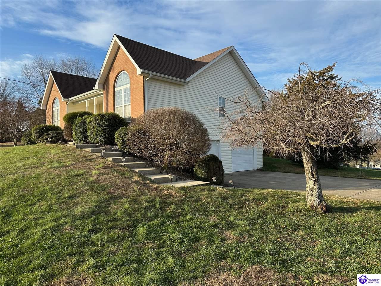 Listing Picture 11 Bear Oak Court Cecilia, KY 42724 MLS HK25005022