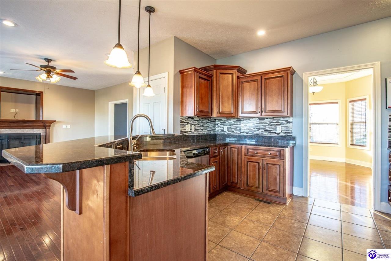 Listing Picture 340 Vineland Place Drive Vine Grove, KY 40175 MLS HK25005041