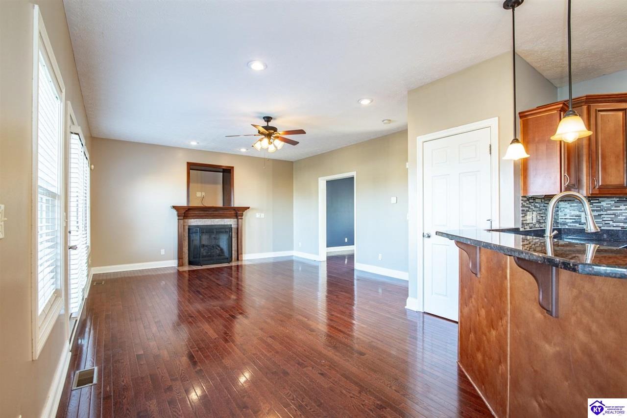Listing Picture 340 Vineland Place Drive Vine Grove, KY 40175 MLS HK25005041