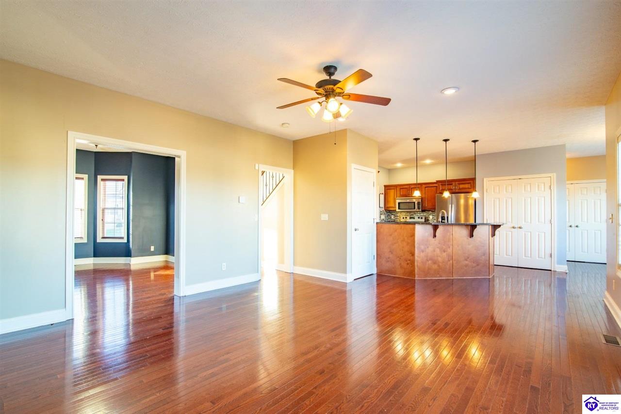 Listing Picture 340 Vineland Place Drive Vine Grove, KY 40175 MLS HK25005041