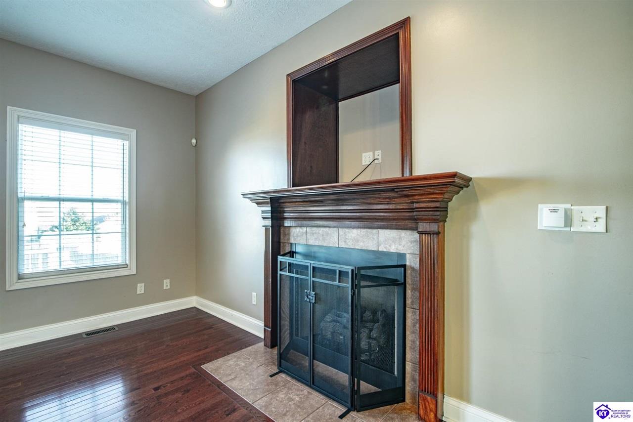 Listing Picture 340 Vineland Place Drive Vine Grove, KY 40175 MLS HK25005041