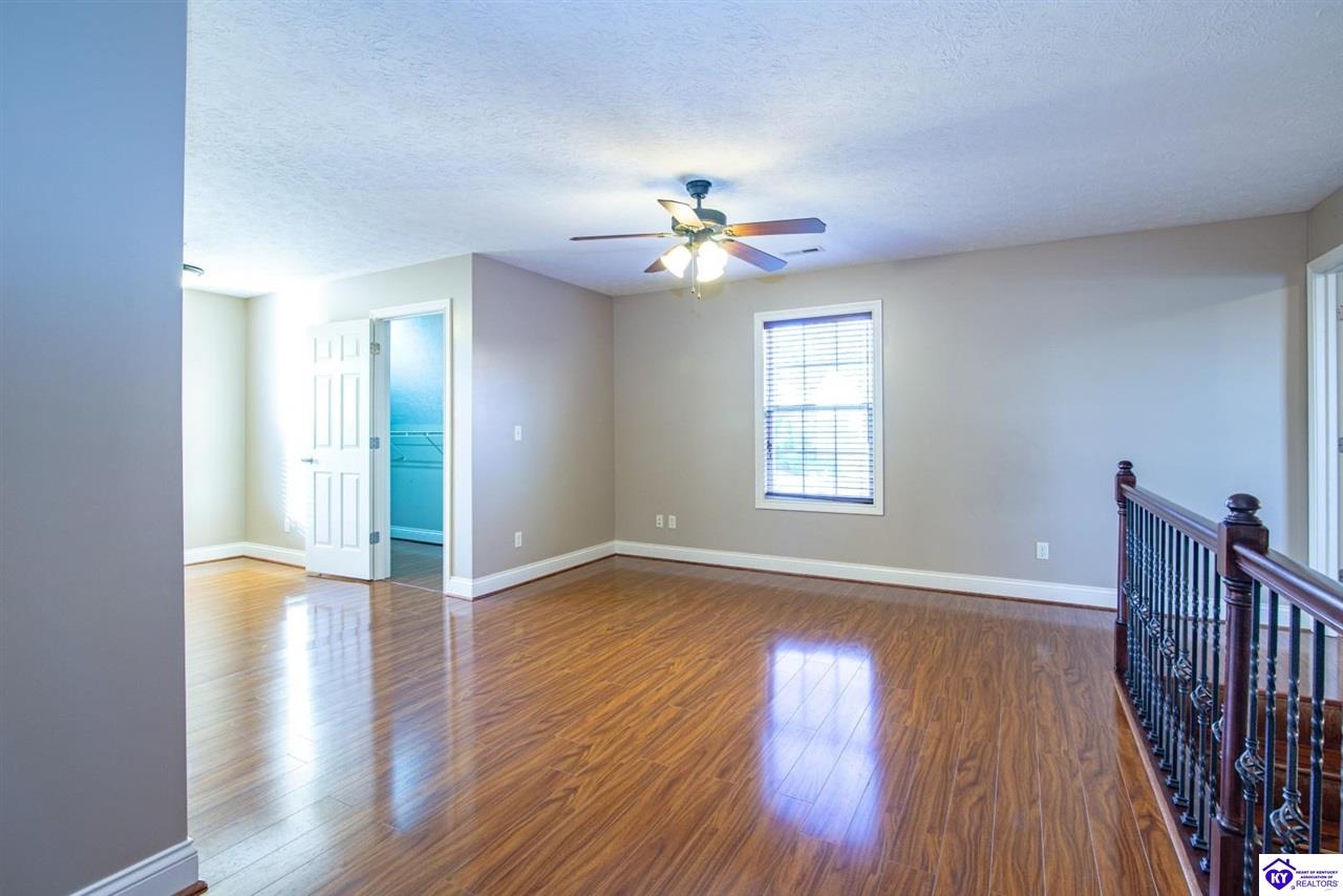 Listing Picture 340 Vineland Place Drive Vine Grove, KY 40175 MLS HK25005041