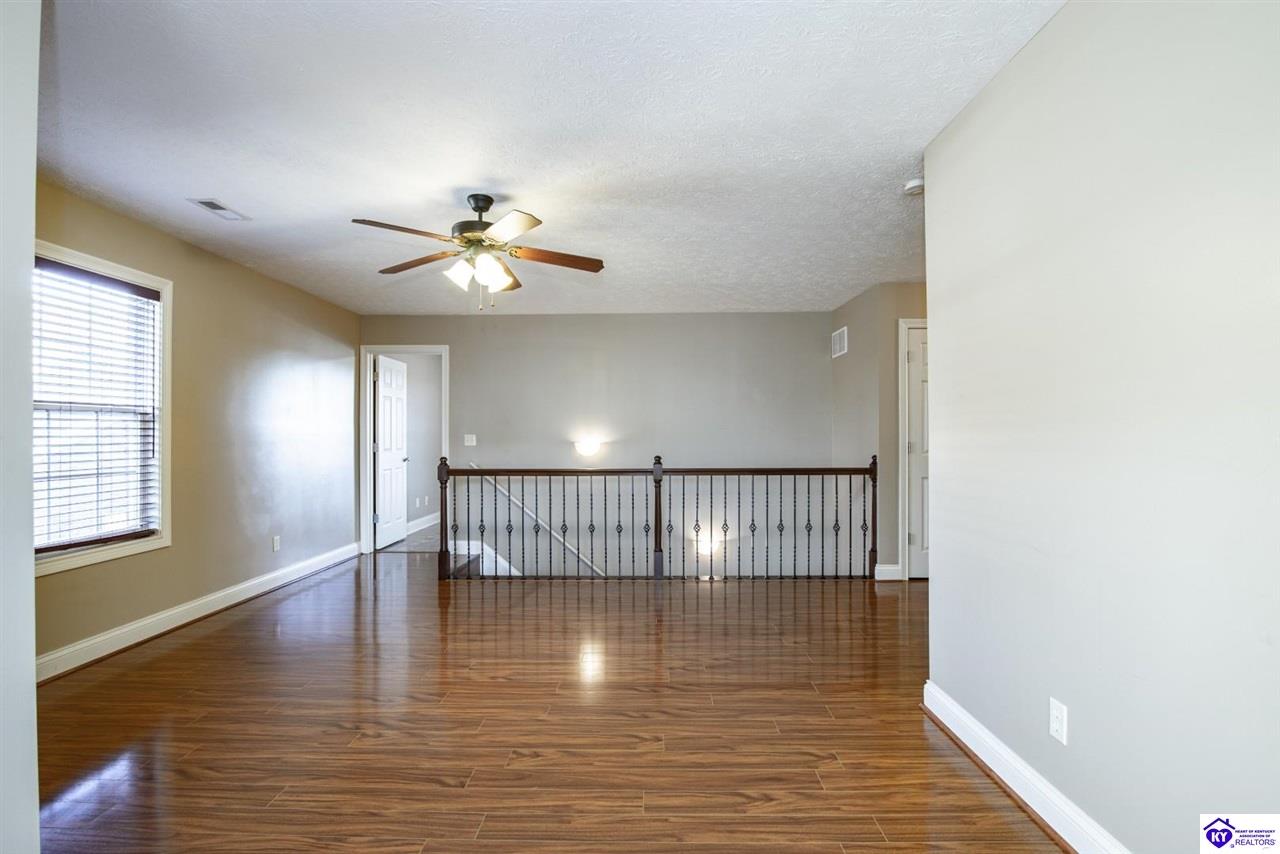 Listing Picture 340 Vineland Place Drive Vine Grove, KY 40175 MLS HK25005041