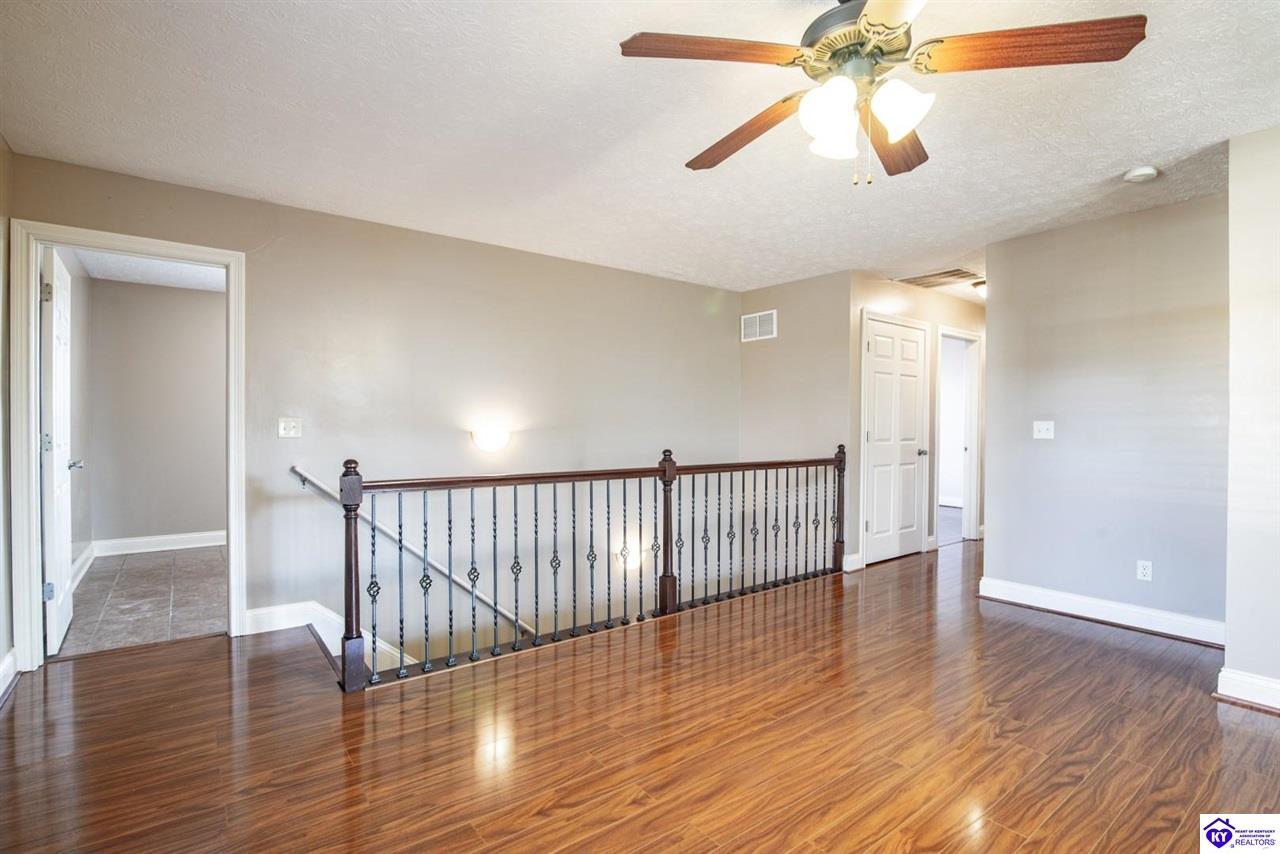 Listing Picture 340 Vineland Place Drive Vine Grove, KY 40175 MLS HK25005041