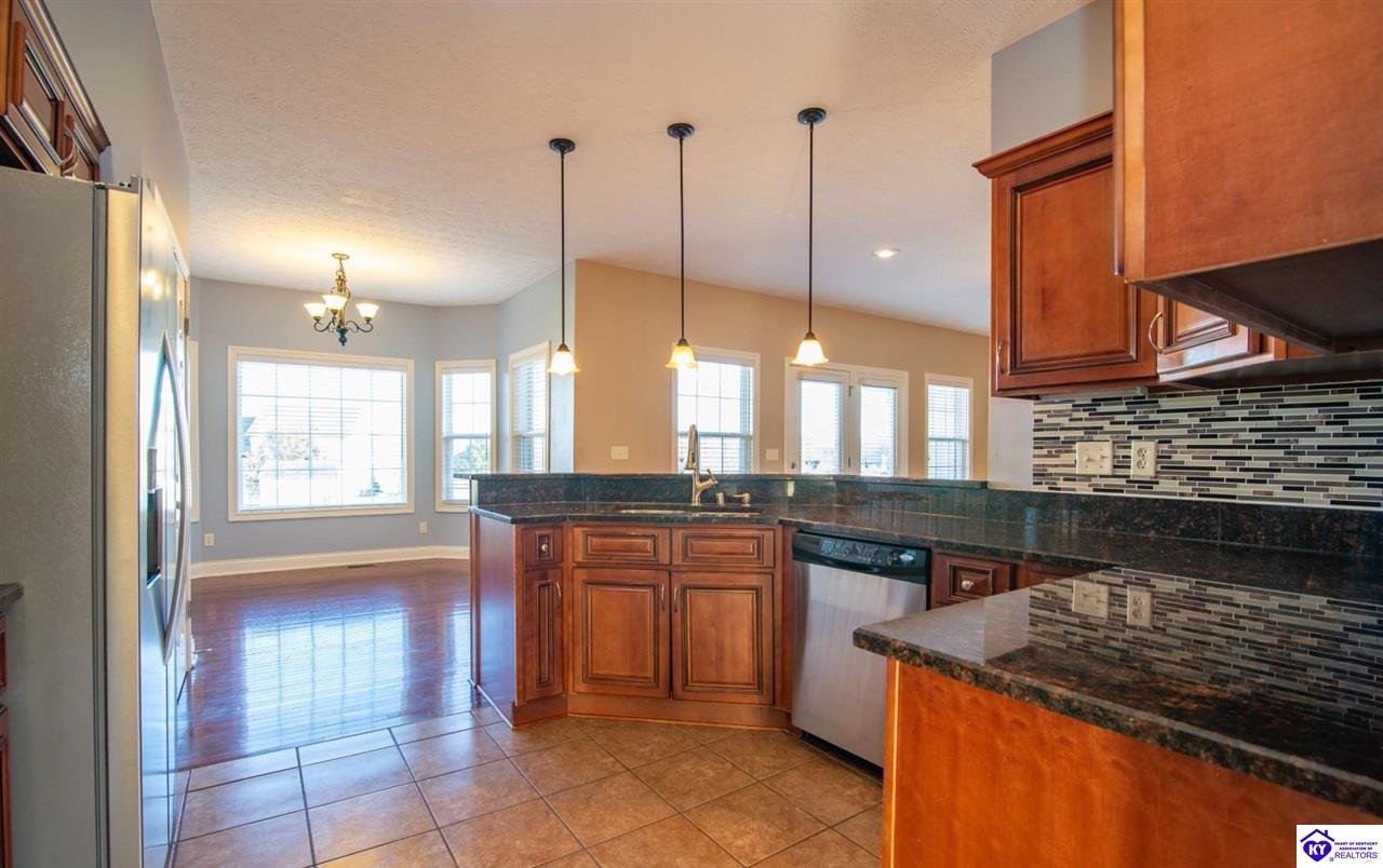 Listing Picture 340 Vineland Place Drive Vine Grove, KY 40175 MLS HK25005041