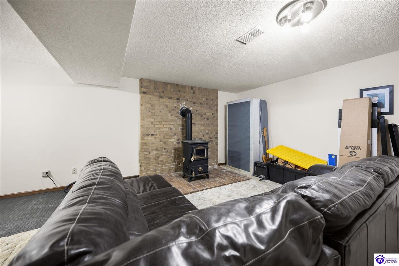 Listing Picture 1964 Rineyville Big Springs Road Rineyville, KY 40162 MLS HK25005075