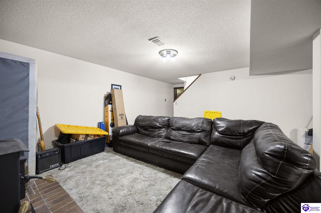 Listing Picture 1964 Rineyville Big Springs Road Rineyville, KY 40162 MLS HK25005075