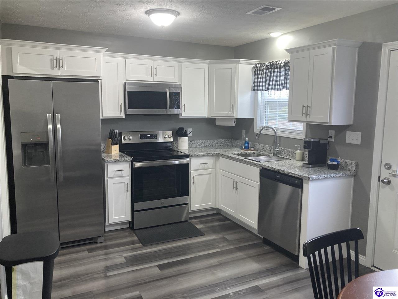 Listing Picture 254-256 Palmetto Loop Glendale, KY 42740 MLS HK25005124