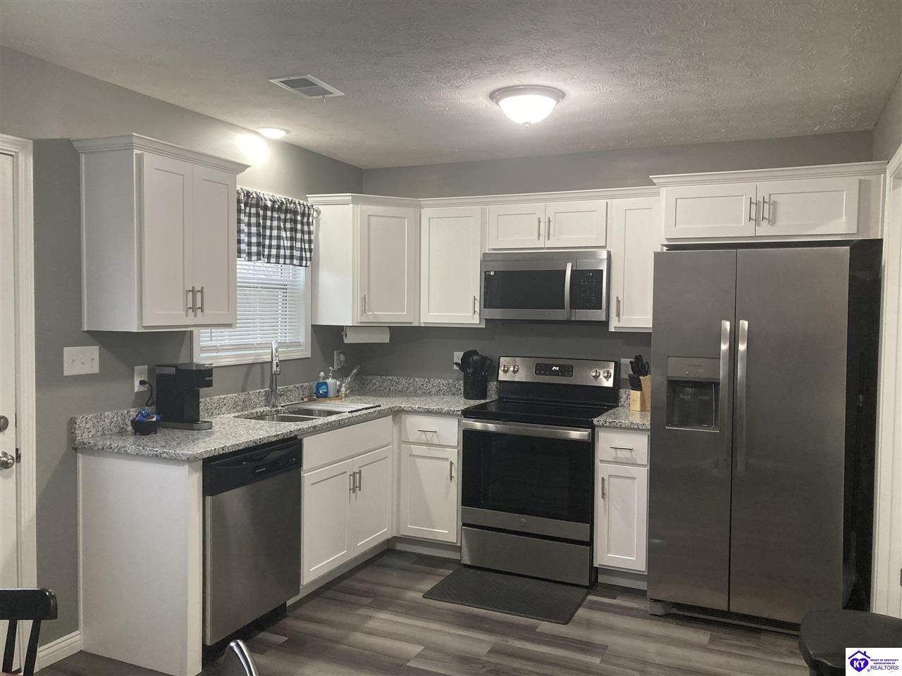 Listing Picture 254-256 Palmetto Loop Glendale, KY 42740 MLS HK25005124