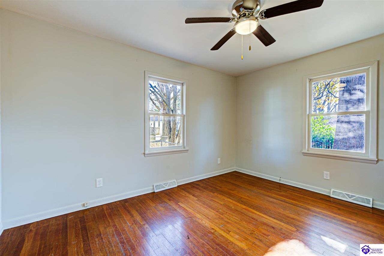 Listing Picture 430 College Street Elizabethtown, KY 42701 MLS HK25005125