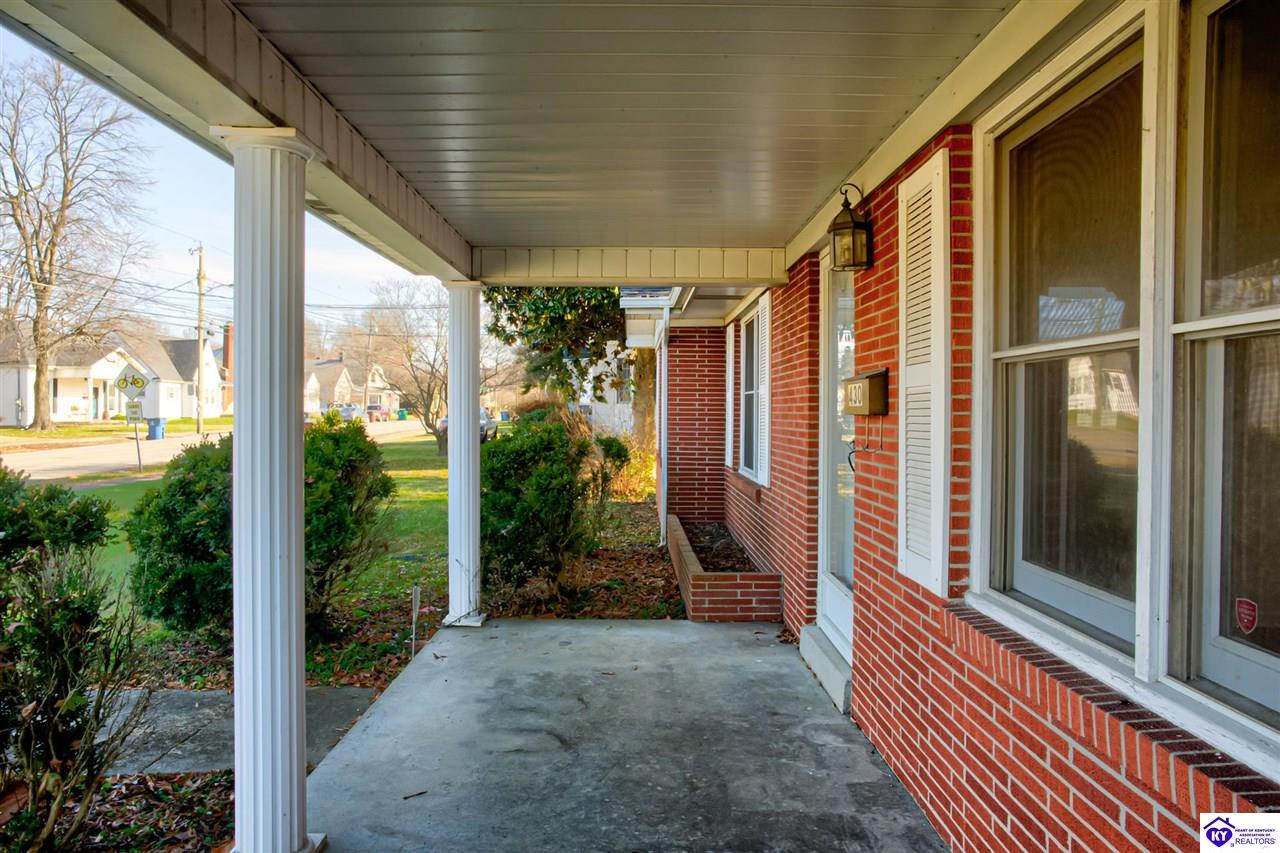 Listing Picture 430 College Street Elizabethtown, KY 42701 MLS HK25005125