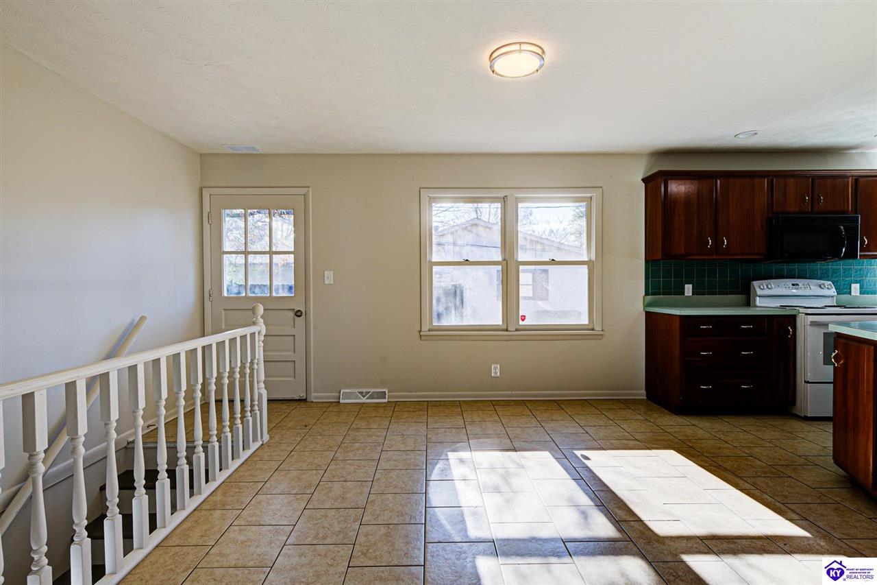 Listing Picture 430 College Street Elizabethtown, KY 42701 MLS HK25005125
