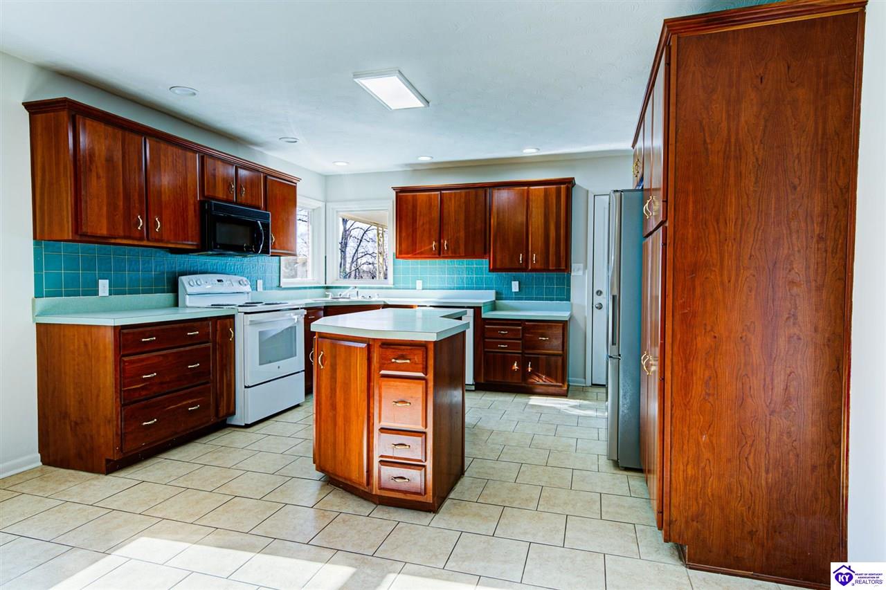 Listing Picture 430 College Street Elizabethtown, KY 42701 MLS HK25005125