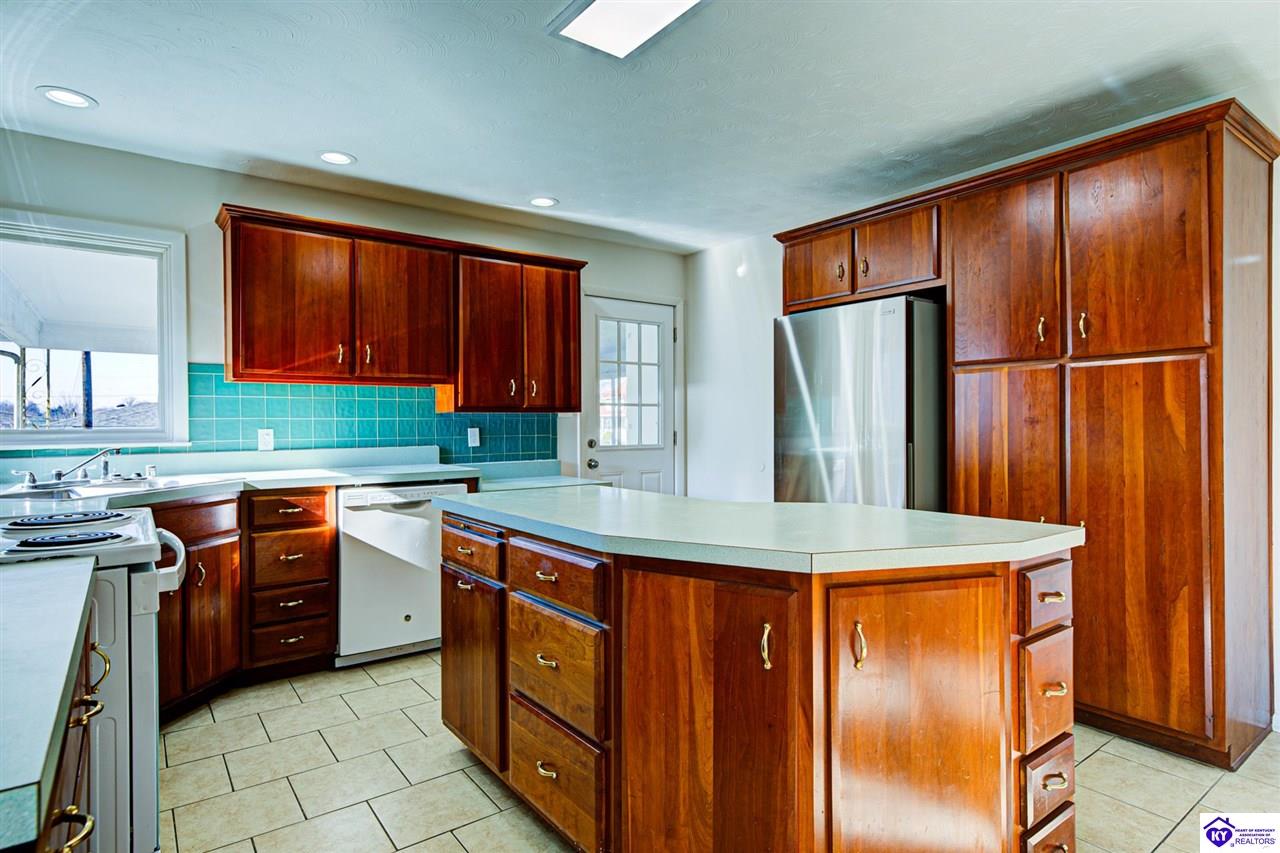 Listing Picture 430 College Street Elizabethtown, KY 42701 MLS HK25005125