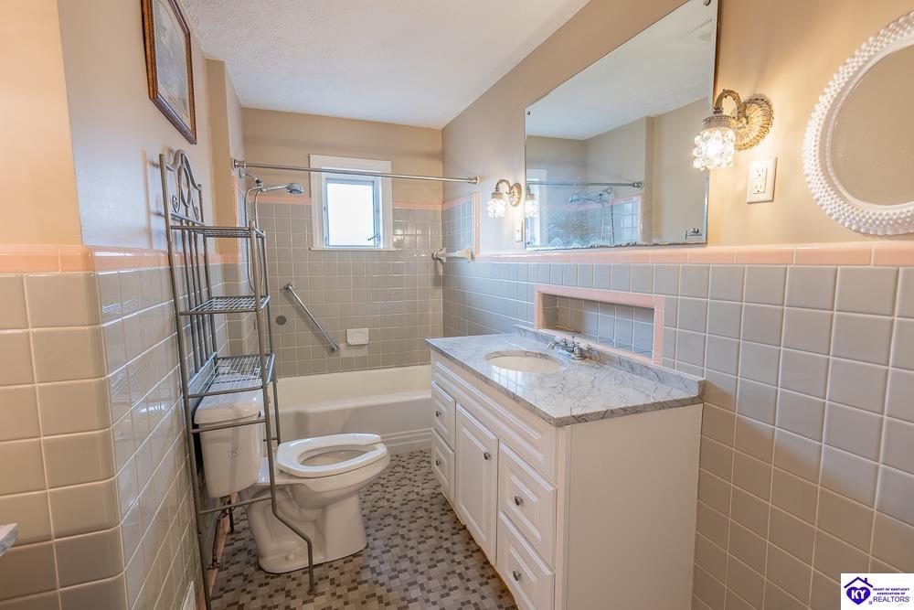 Listing Picture 7891 N Dixie Highway Bonnieville, KY 42713 MLS HK25005147