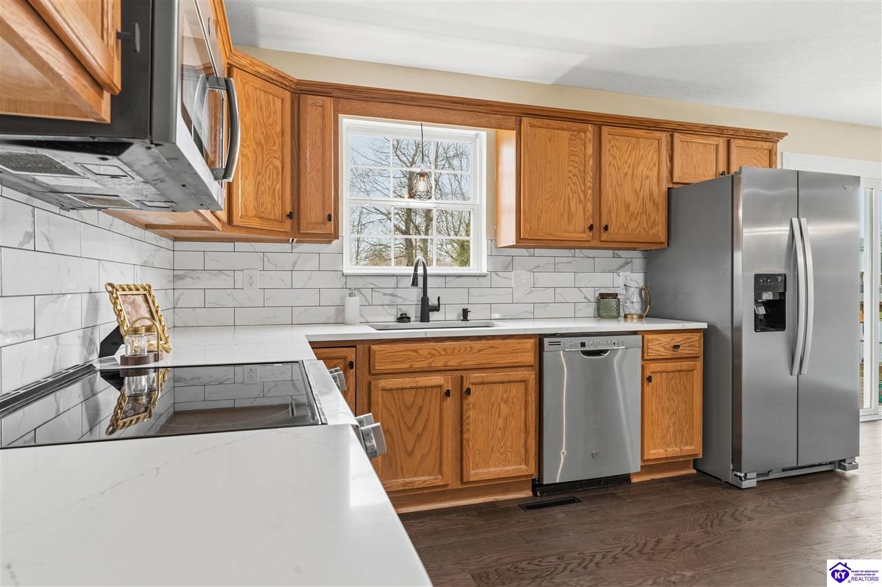 Listing Picture 219 Meadowlake Drive Radcliff, KY 40160 MLS HK25005176