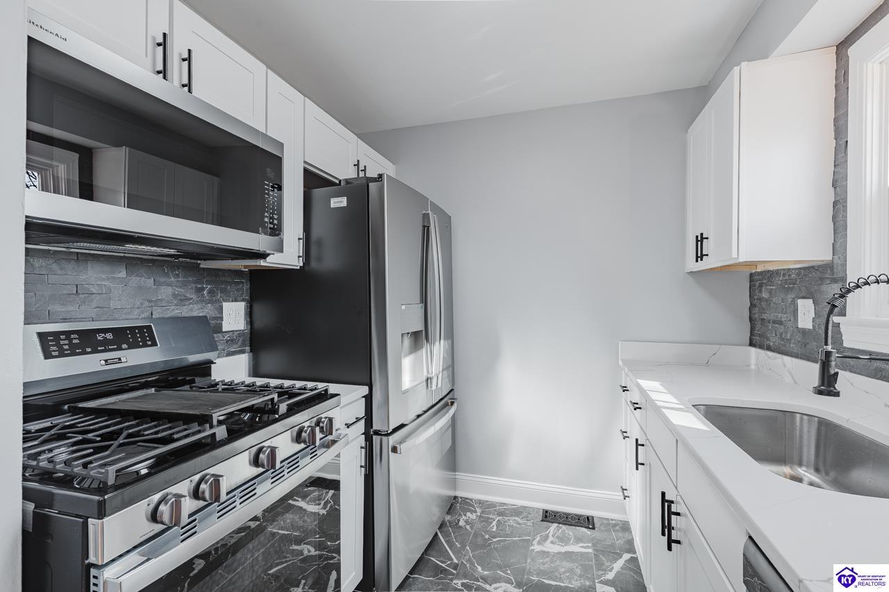 Listing Picture 705 Montgomery Avenue Elizabethtown, KY 42701 MLS HK25005283