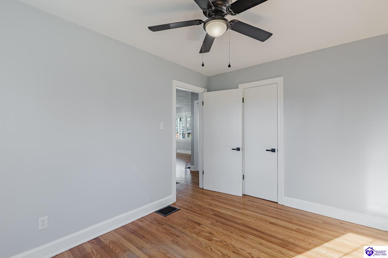 Listing Picture 705 Montgomery Avenue Elizabethtown, KY 42701 MLS HK25005283