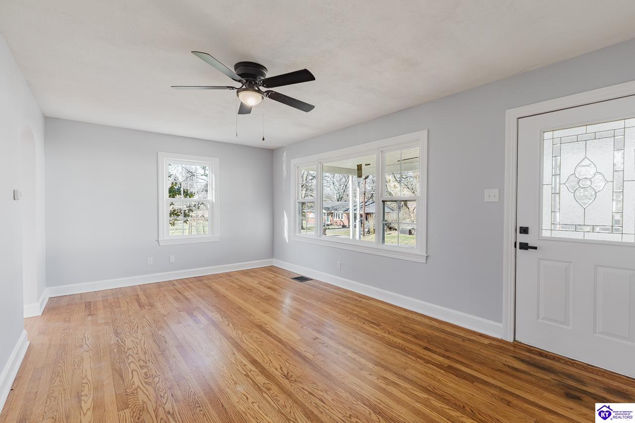 Listing Picture 705 Montgomery Avenue Elizabethtown, KY 42701 MLS HK25005283