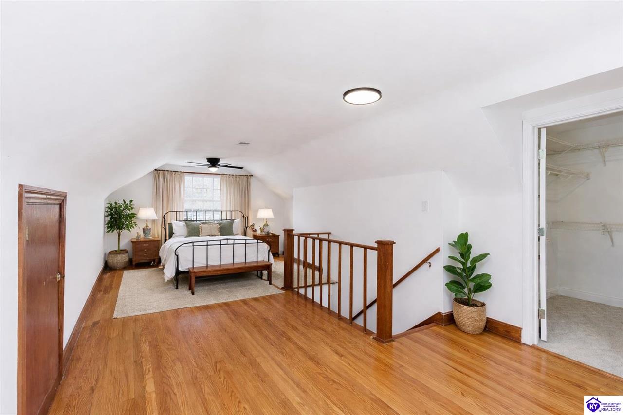 Listing Picture 705 Montgomery Avenue Elizabethtown, KY 42701 MLS HK25005283