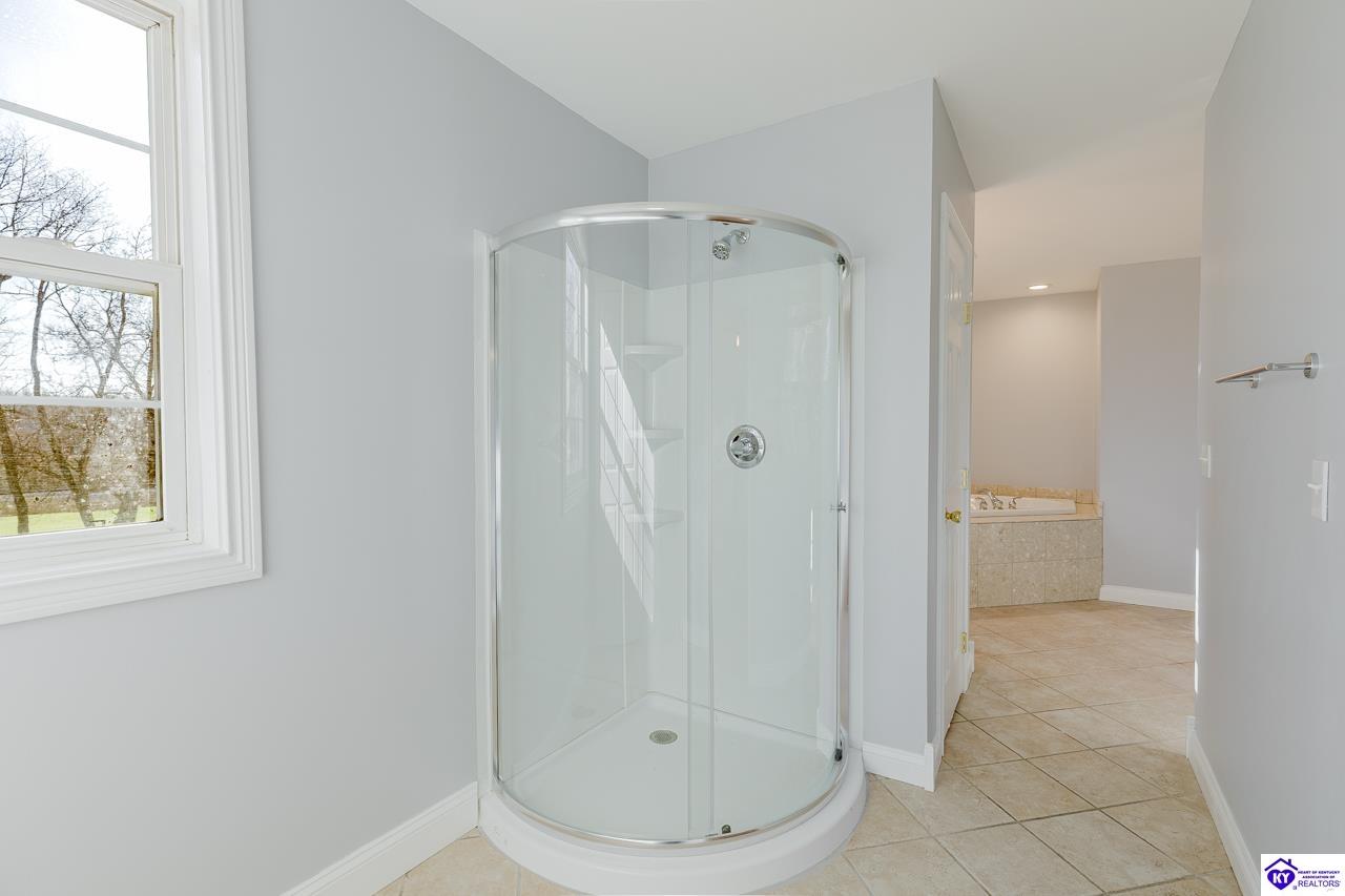 Listing Picture 705 Montgomery Avenue Elizabethtown, KY 42701 MLS HK25005283