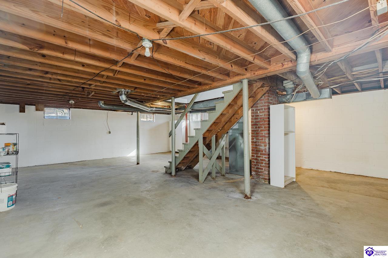 Listing Picture 705 Montgomery Avenue Elizabethtown, KY 42701 MLS HK25005283