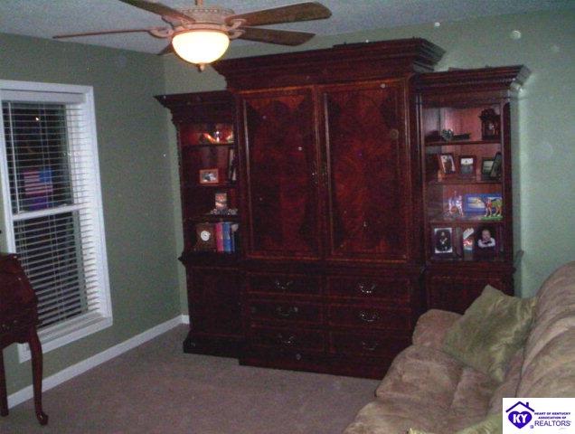 Listing Picture 39 W Airview Drive Elizabethtown, KY 42701 MLS HK10000045