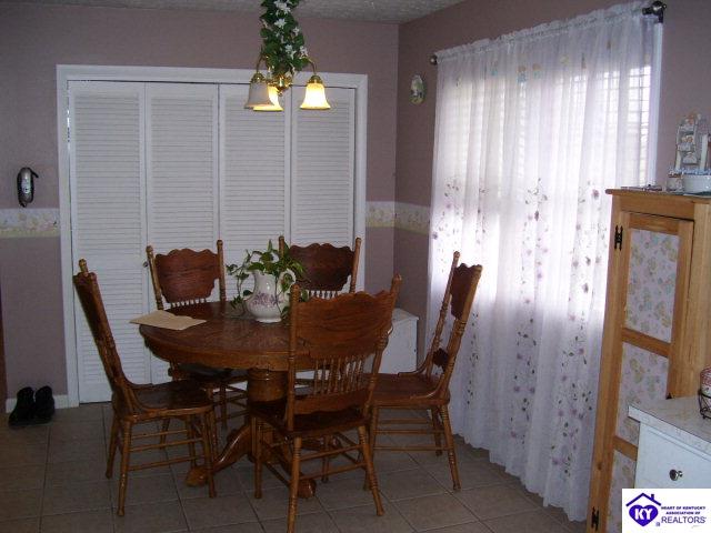 Listing Picture 6423 Elizabethtown Road Leitchfield, KY 42754 MLS HK10000055